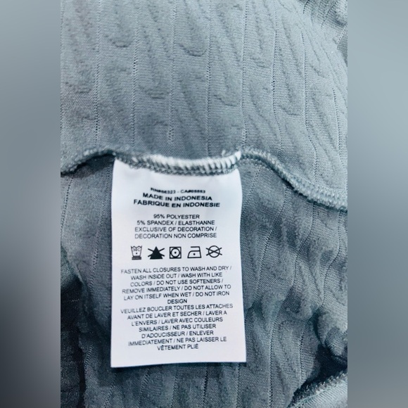 Nike NWT SZ XL gray turtleneck top w/Therma-Fit technology for warmth. Bust 48”+ - Picture 5 of 8